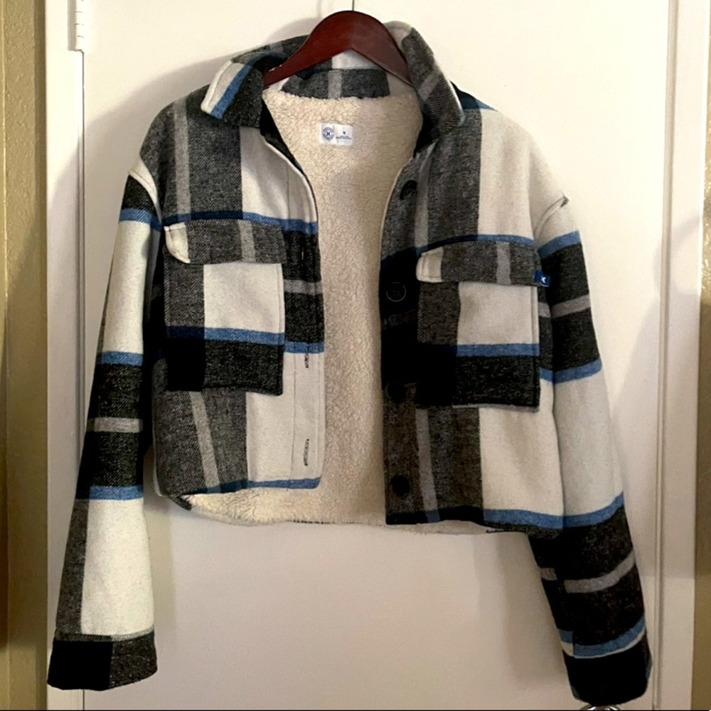 Hurley short plaid jacket, sz med.